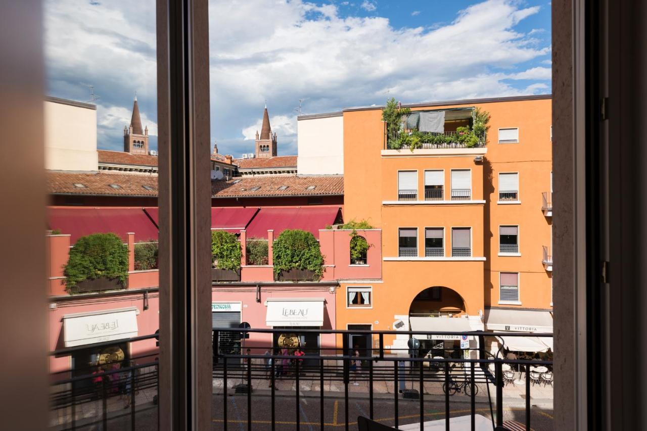 Flats4Rent Carla'S Apartments Verona Bagian luar foto