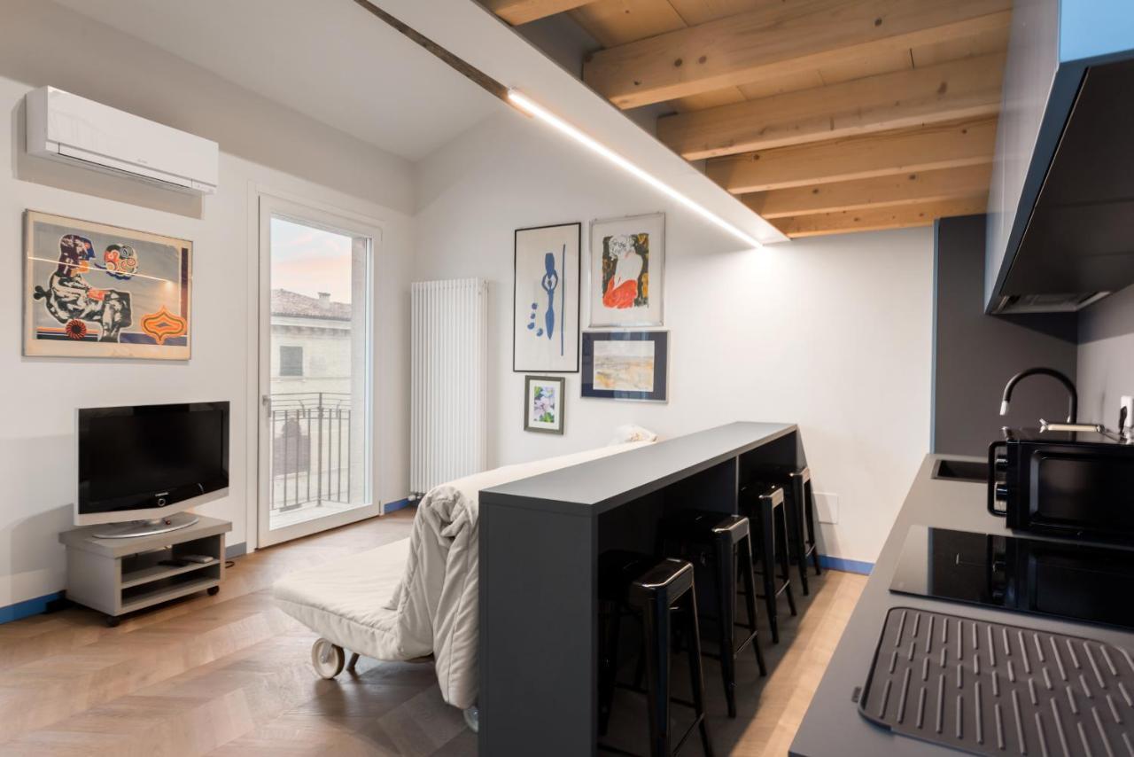 Flats4Rent Carla'S Apartments Verona Bagian luar foto